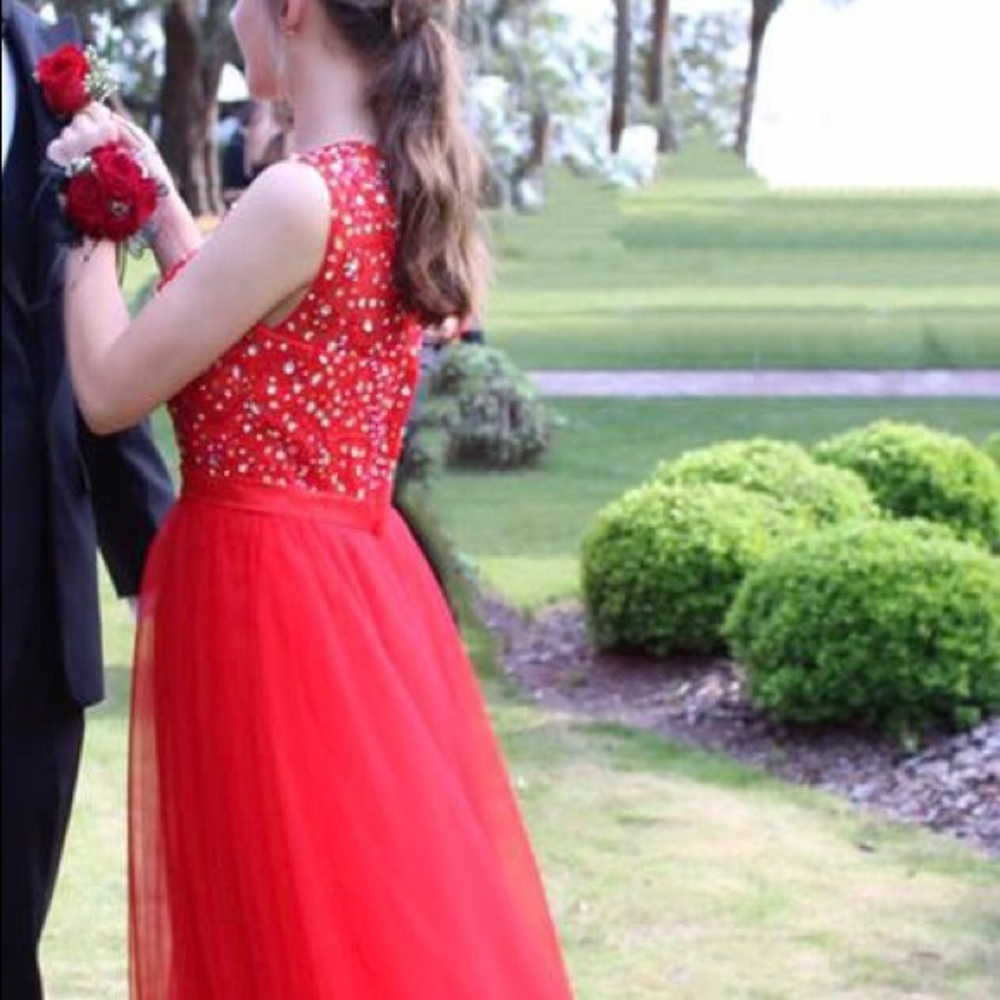 Prom dress - Picture 1 of 3